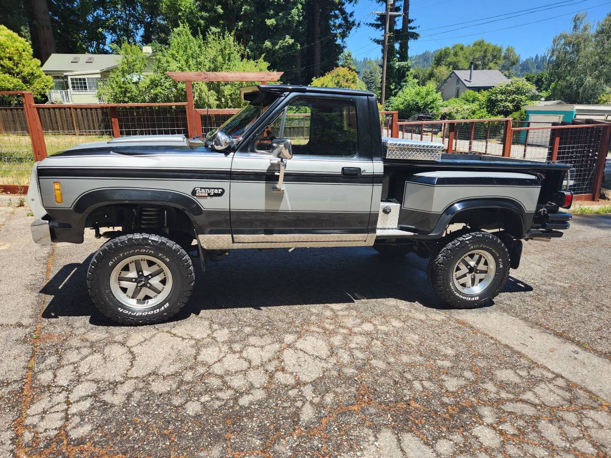 Ford-ranger-xlt-4x4-1988-black