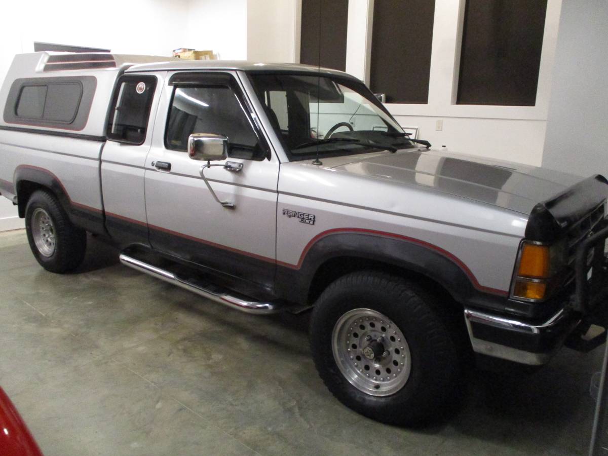 Ford-ranger-xlt-4x4-1990-silver-1