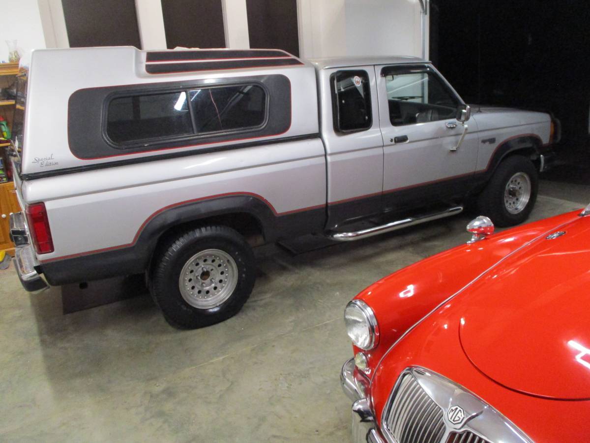 Ford-ranger-xlt-4x4-1990-silver