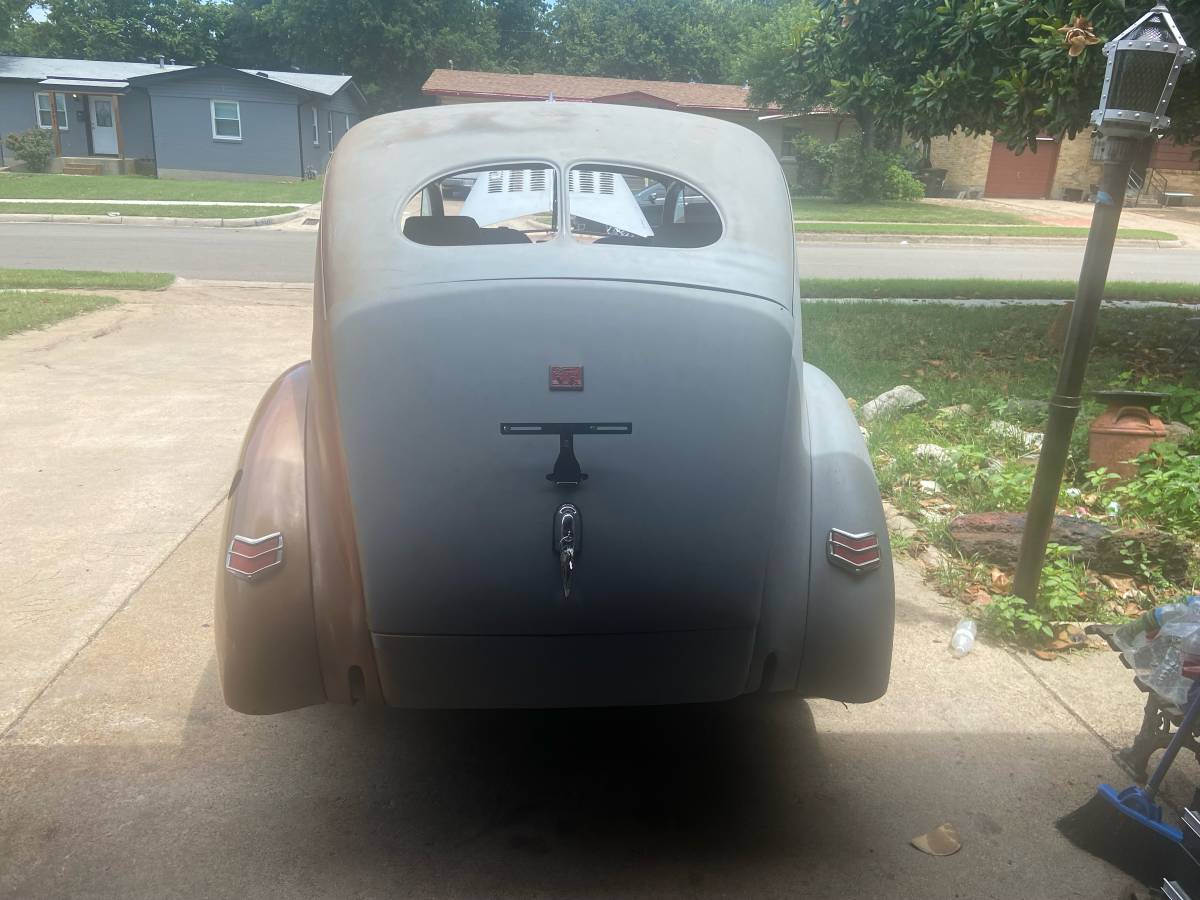 Ford-sedan-1940-grey-2
