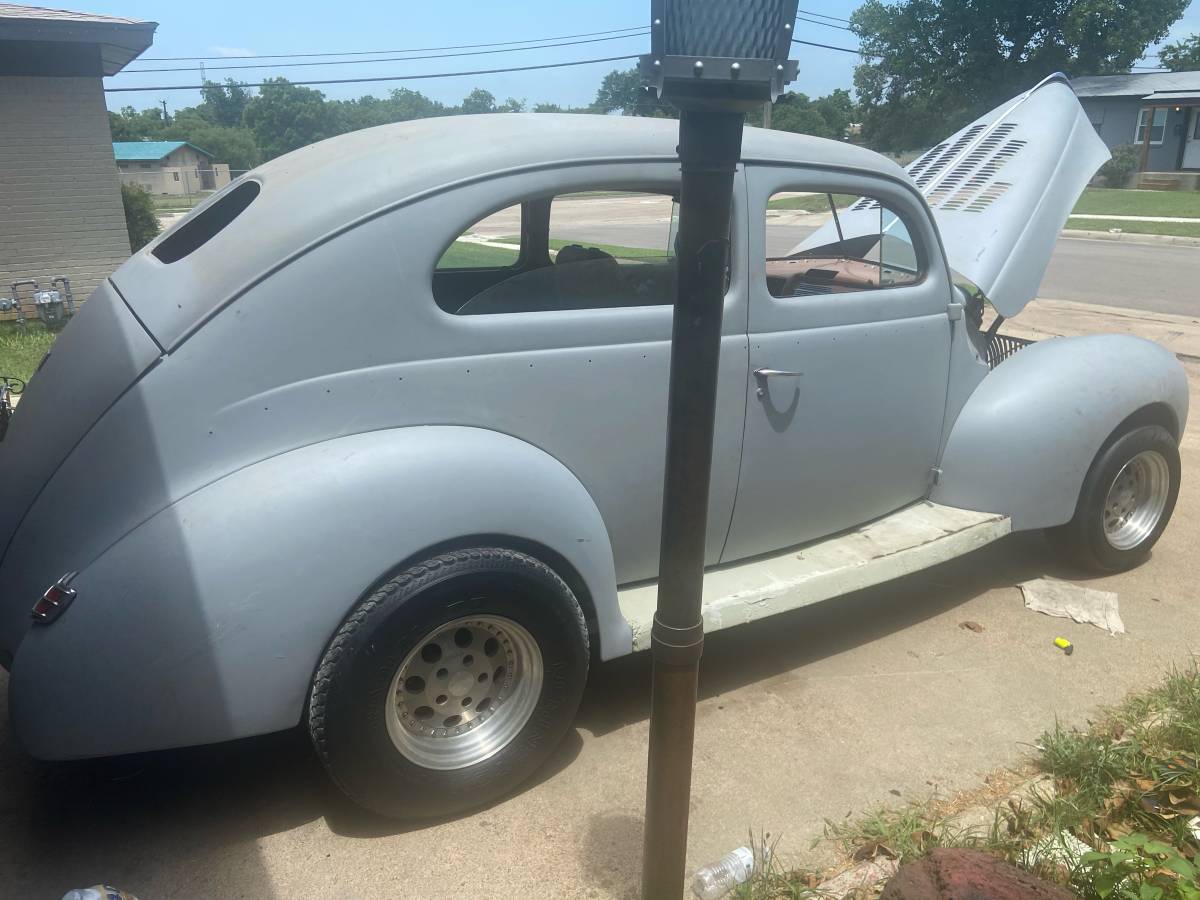 Ford-sedan-1940-grey-3