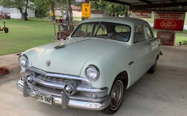 Ford-sedan-1951-1