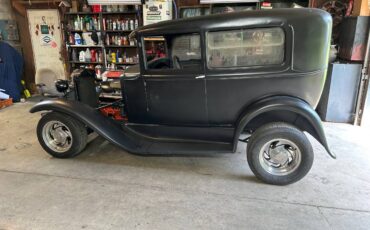 Ford-sedan-2dr-1930-black-1
