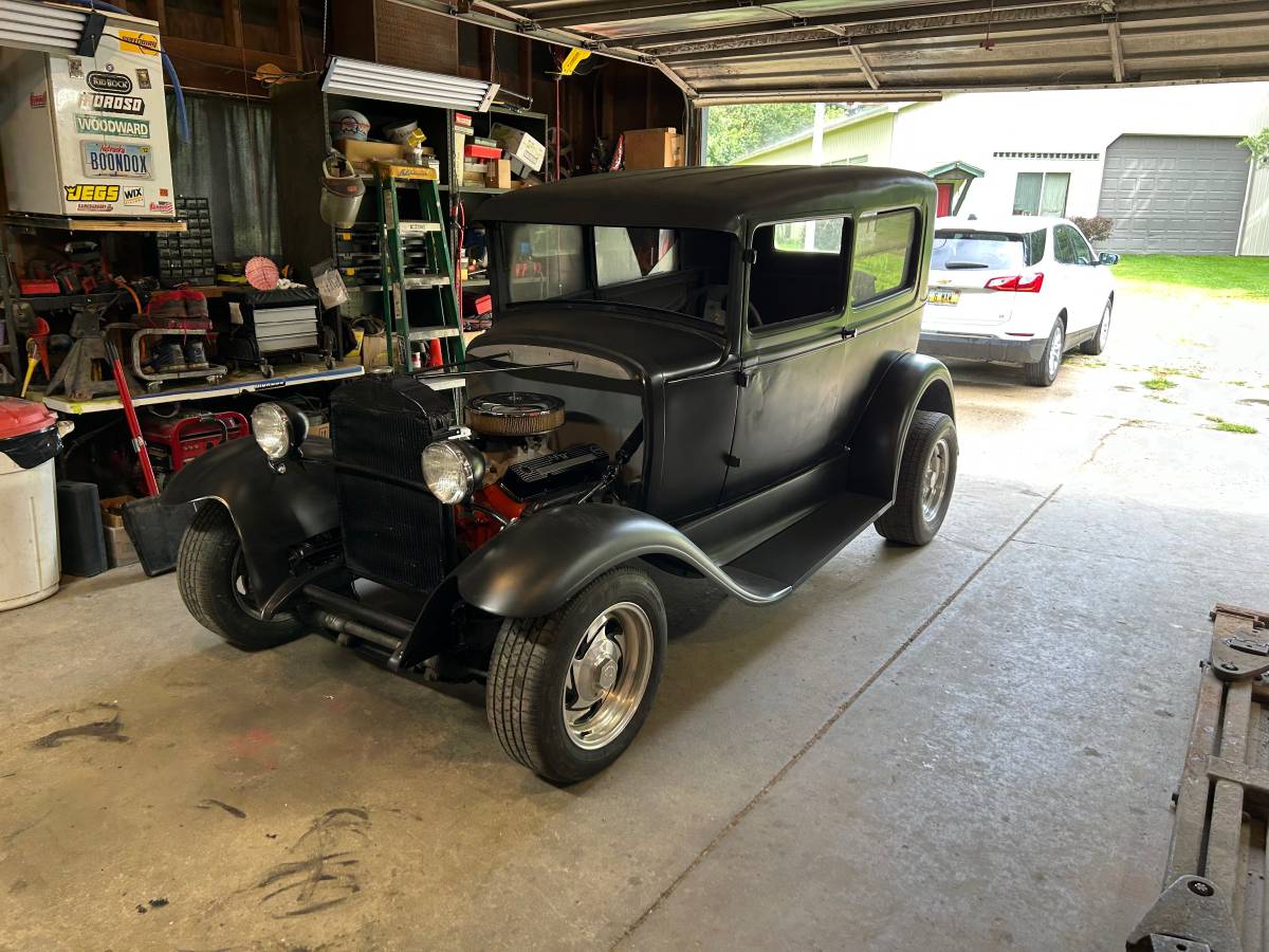 Ford-sedan-2dr-1930-black-2