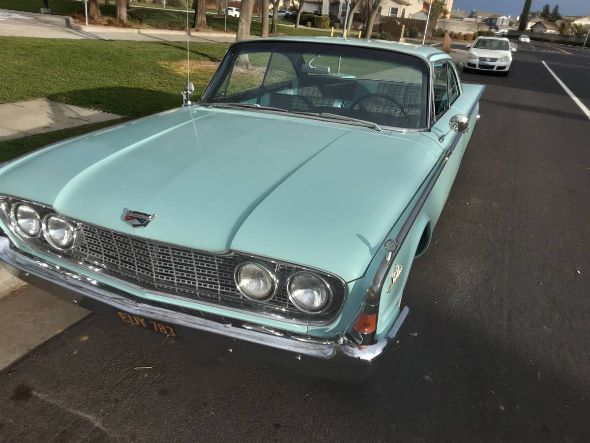 Ford-starliner-1960-blue-2
