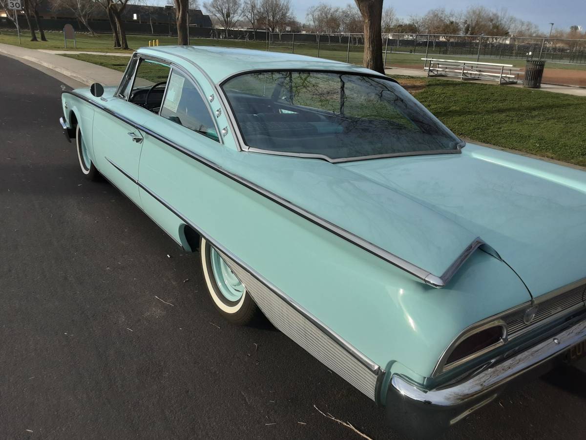Ford-starliner-1960-blue-3