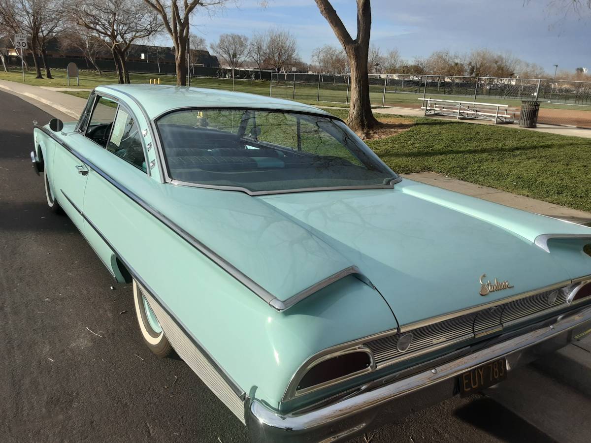 Ford-starliner-1960-blue