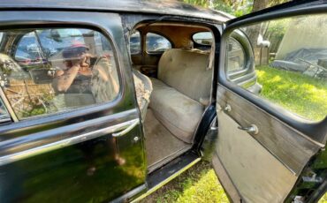 Ford-super-deluxe-1947-black-14