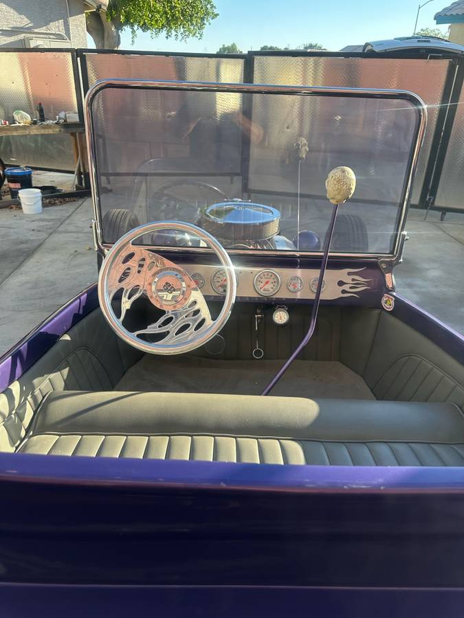 Ford-t-bucket-1923-purple-11