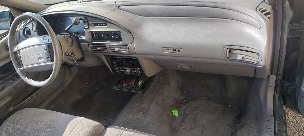 Ford-taurus-lx-1992-10