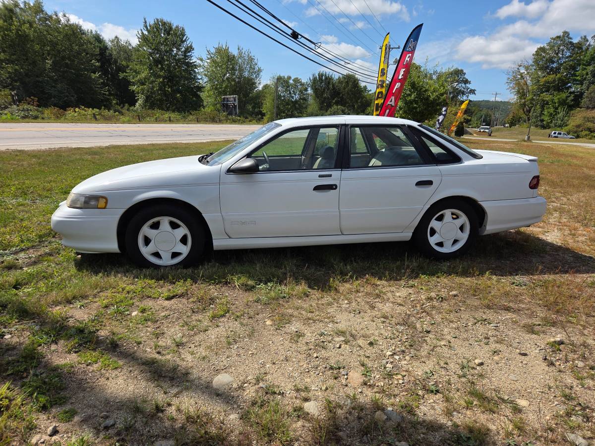 Ford-taurus-sho-1993-white-1