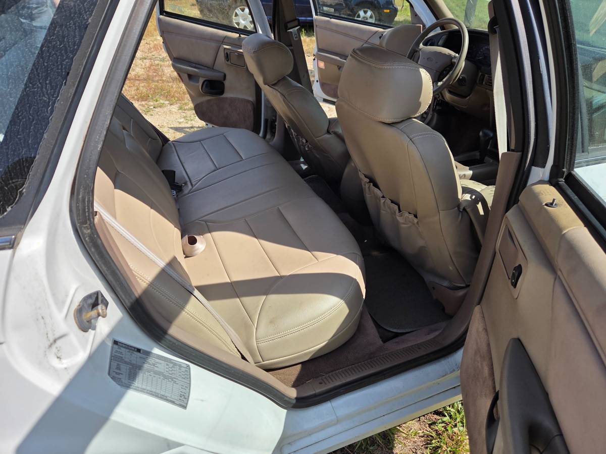 Ford-taurus-sho-1993-white-12