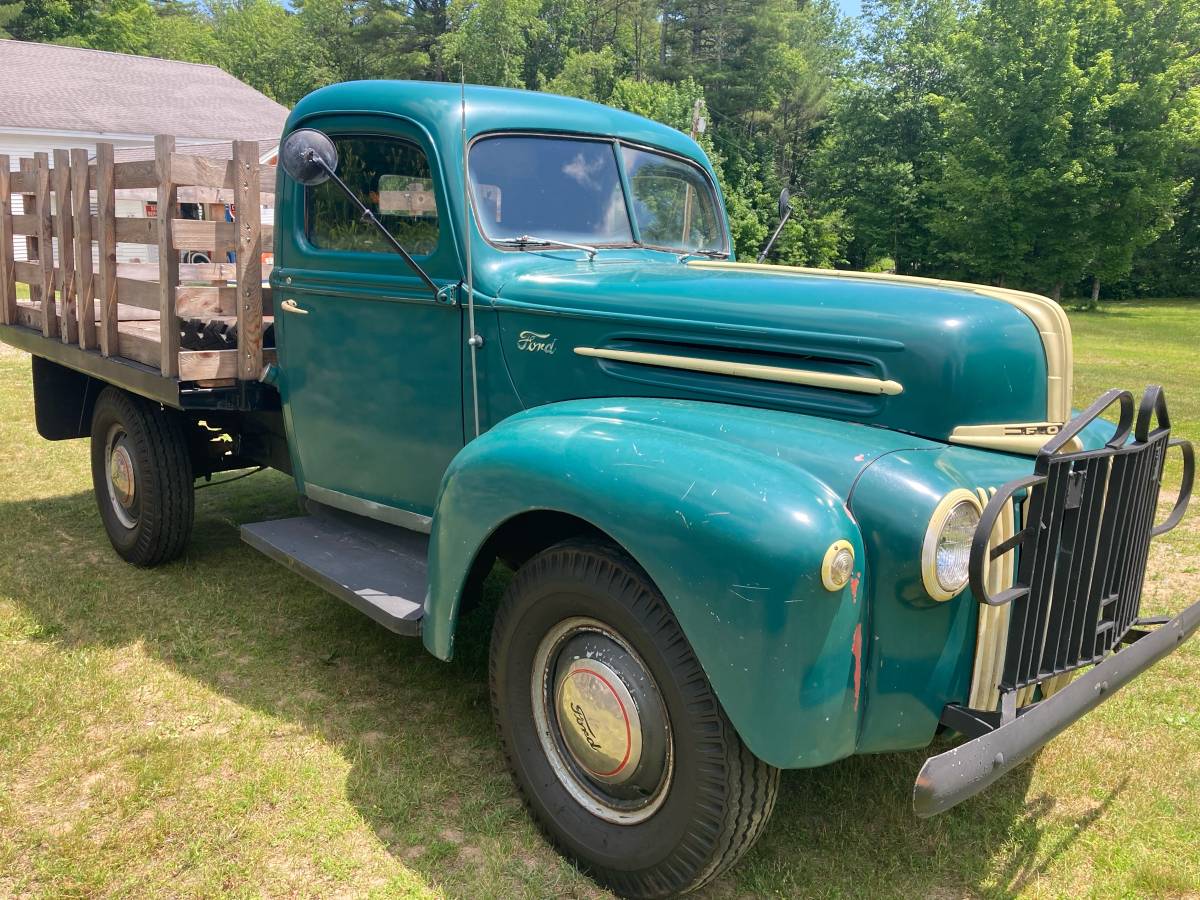 Ford-three-quarter-ton-1947-green