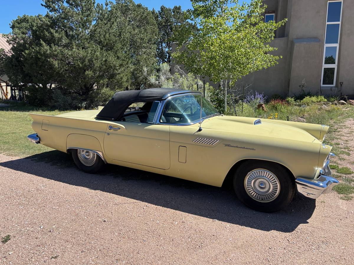 Ford-thunderbird-1957-yellow-8