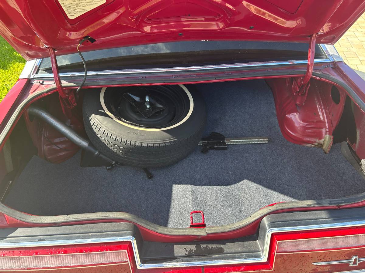 Ford-thunderbird-1977-red-7