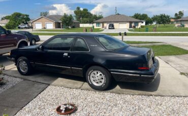 Ford-thunderbird-1988-black-2