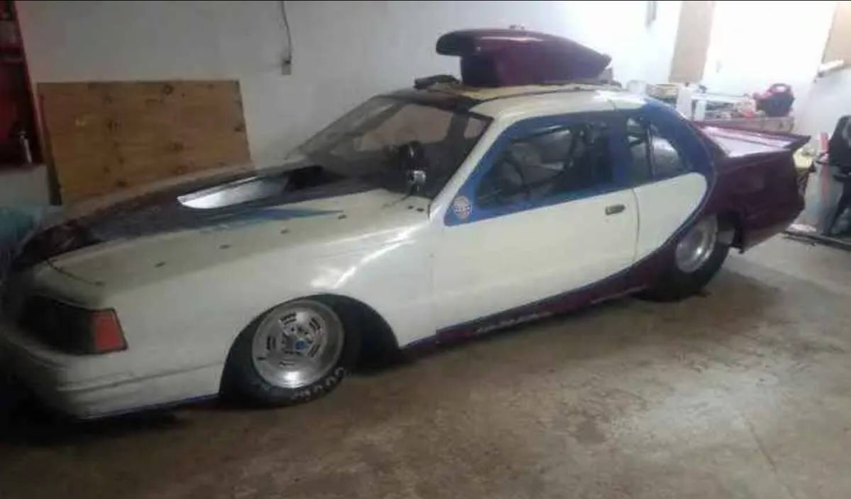 Ford-thunderbird-1988-white-17