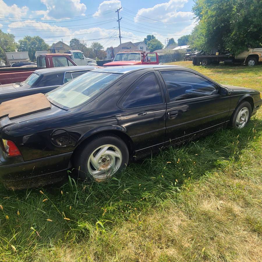 Ford-thunderbird-1989-black-1