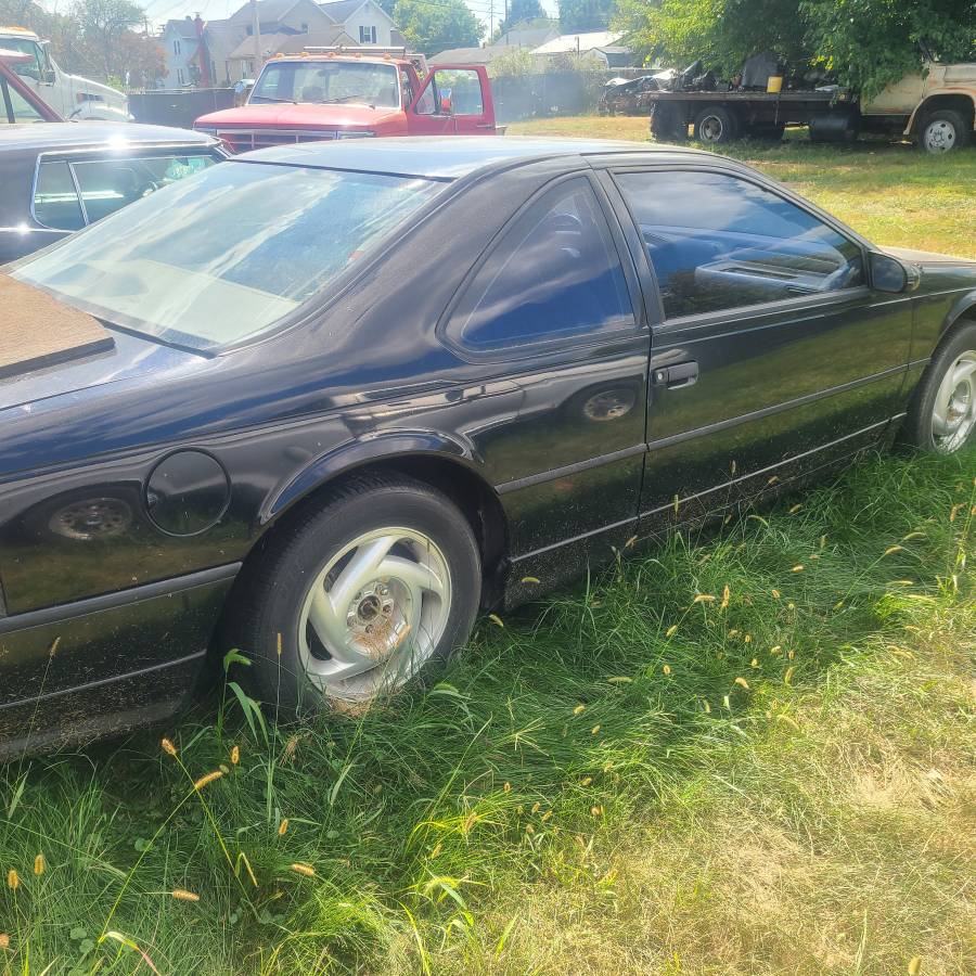 Ford-thunderbird-1989-black-2