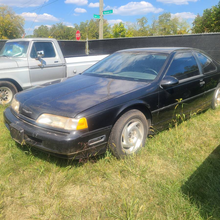 Ford-thunderbird-1989-black-3