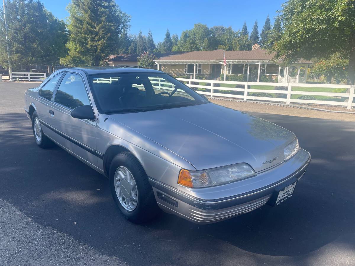 Ford-thunderbird-1990-1