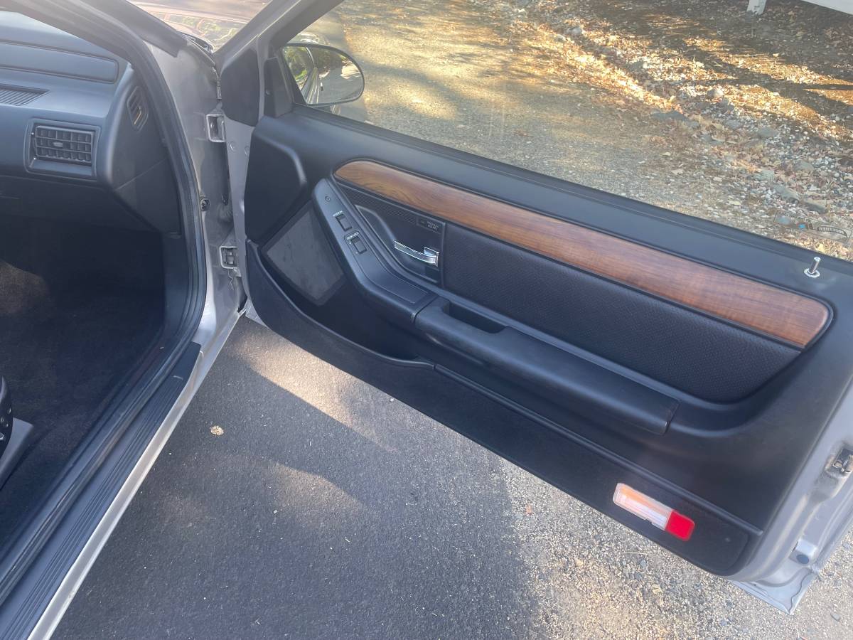 Ford-thunderbird-1990-10