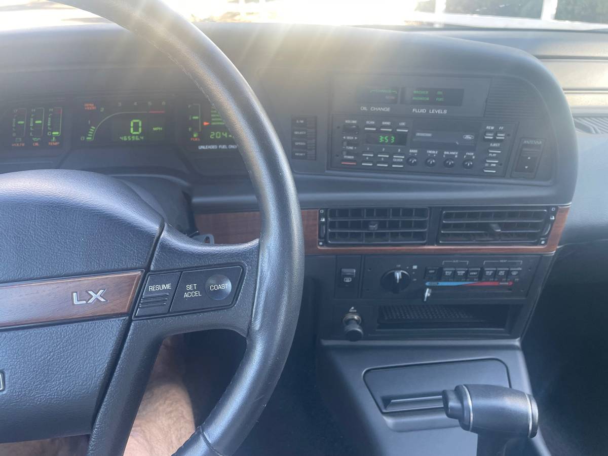 Ford-thunderbird-1990-12