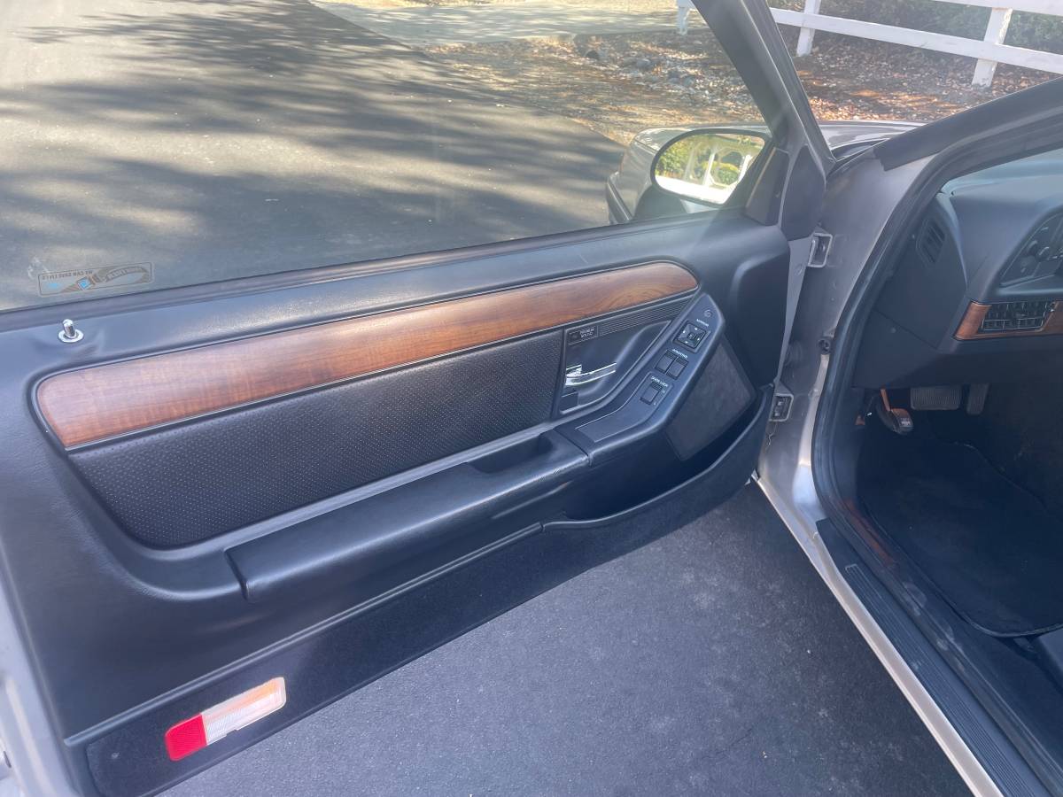 Ford-thunderbird-1990-8