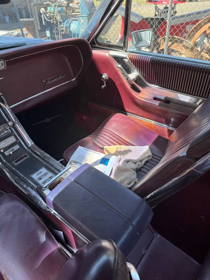 Ford-thunderbird-base-1965-white-3