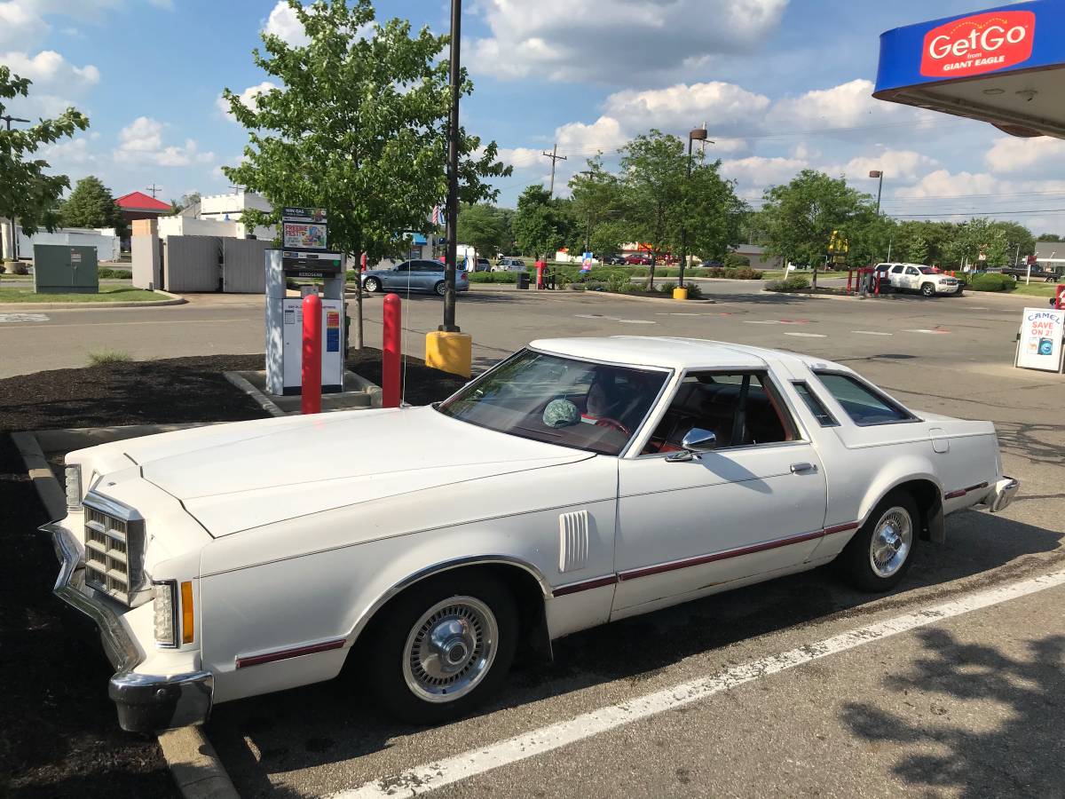 Ford-thunderbird-base-1979-white-1