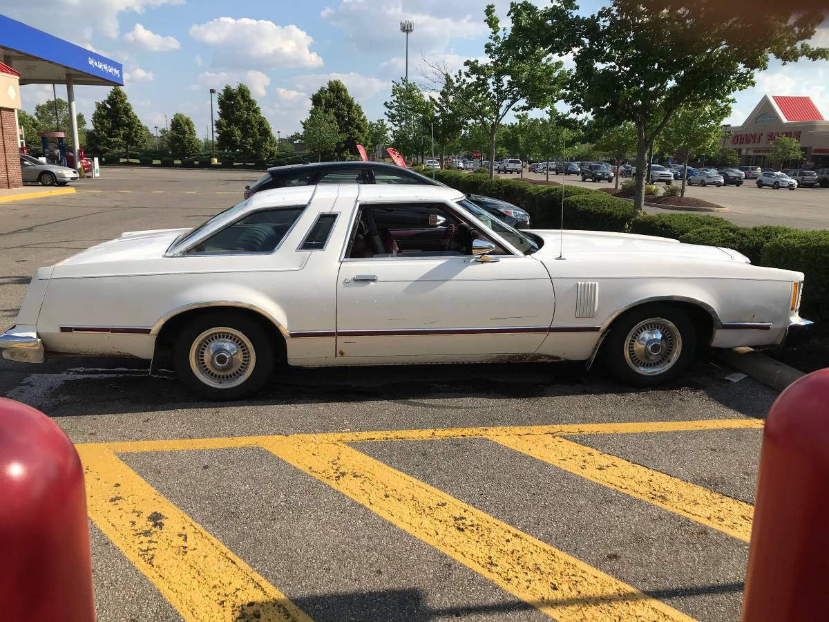 Ford-thunderbird-base-1979-white-2