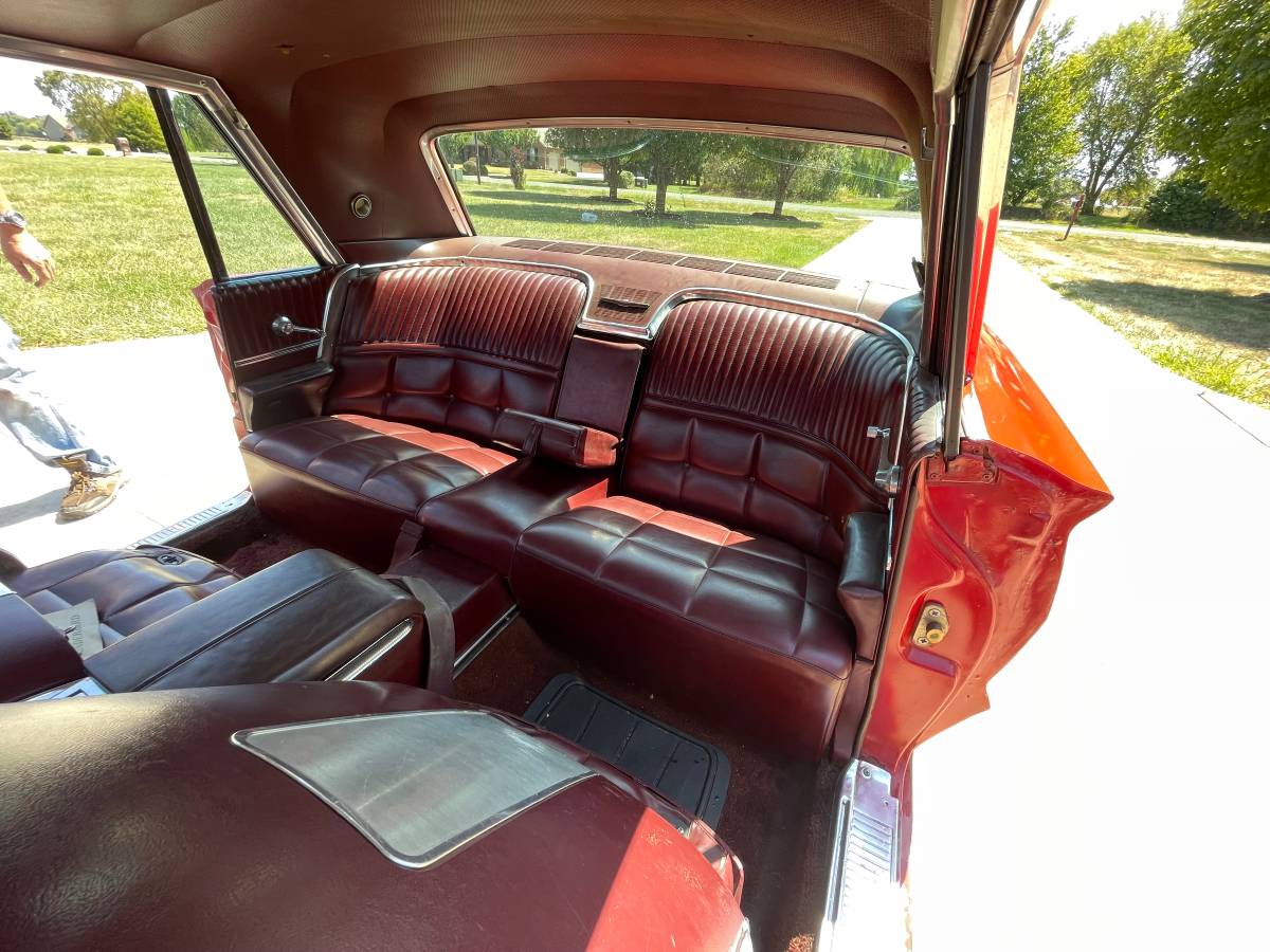 Ford-thunderbird-coupe-1966-red-16