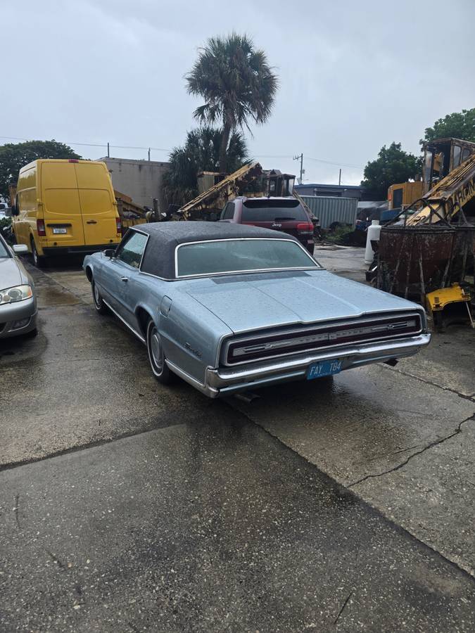 Ford-thunderbird-coupe-1967-blue-3