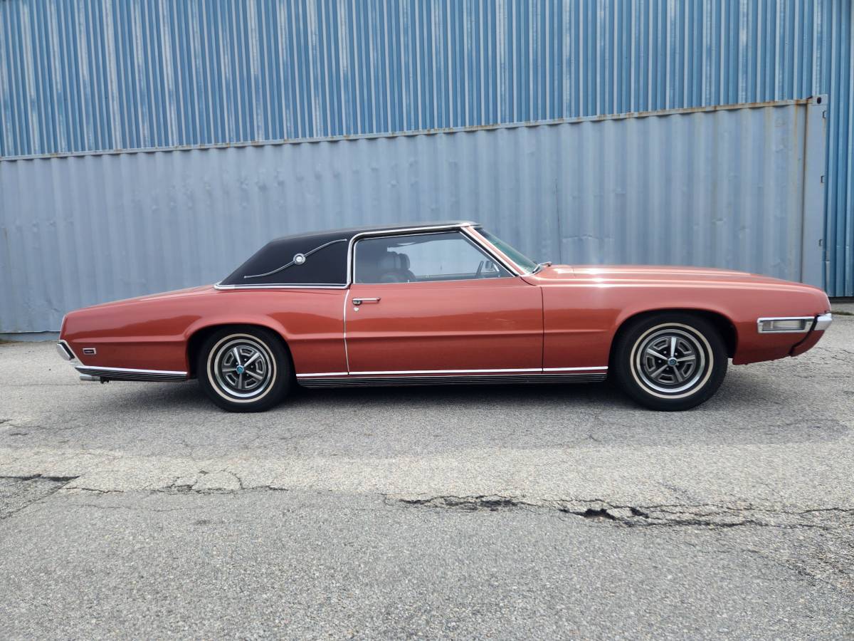 Ford-thunderbird-coupe-1969-red-3
