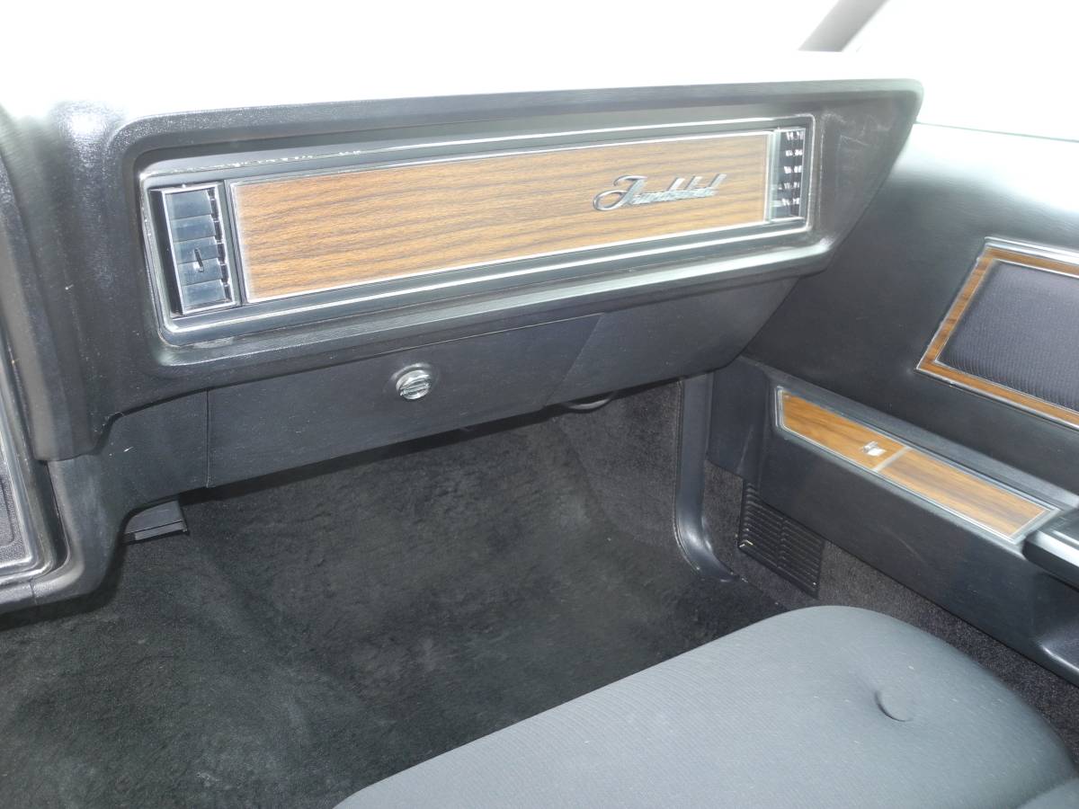 Ford-thunderbird-coupe-1972-yellow-11