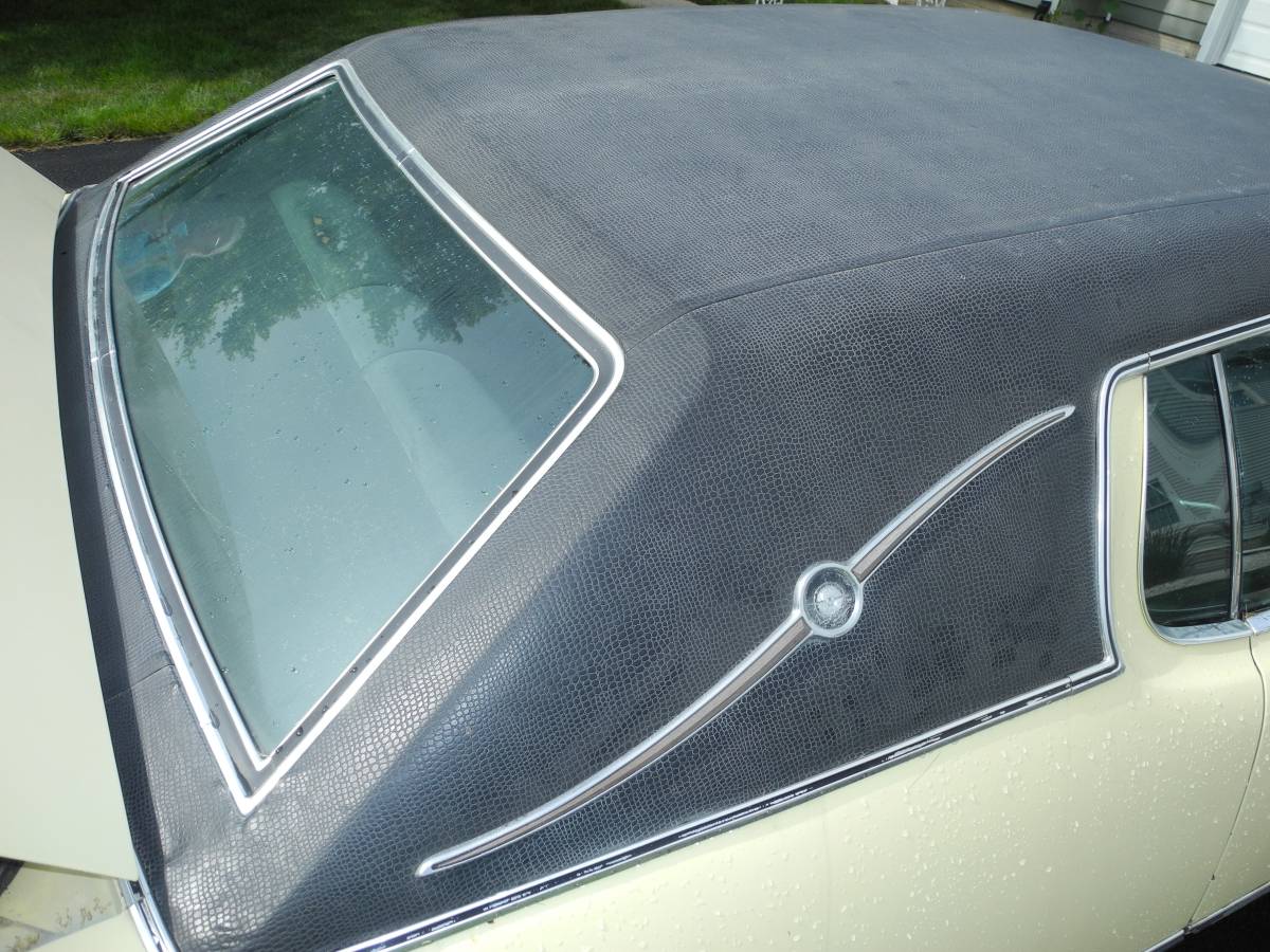 Ford-thunderbird-coupe-1972-yellow-18