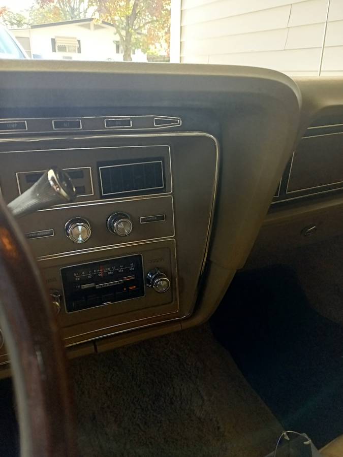 Ford-thunderbird-coupe-1974-yellow-9