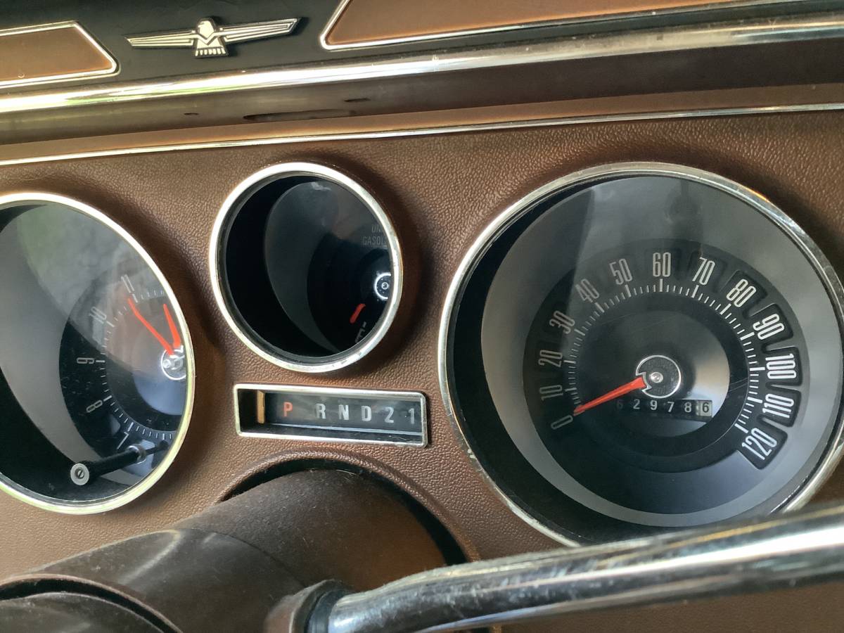 Ford-thunderbird-coupe-1976-8
