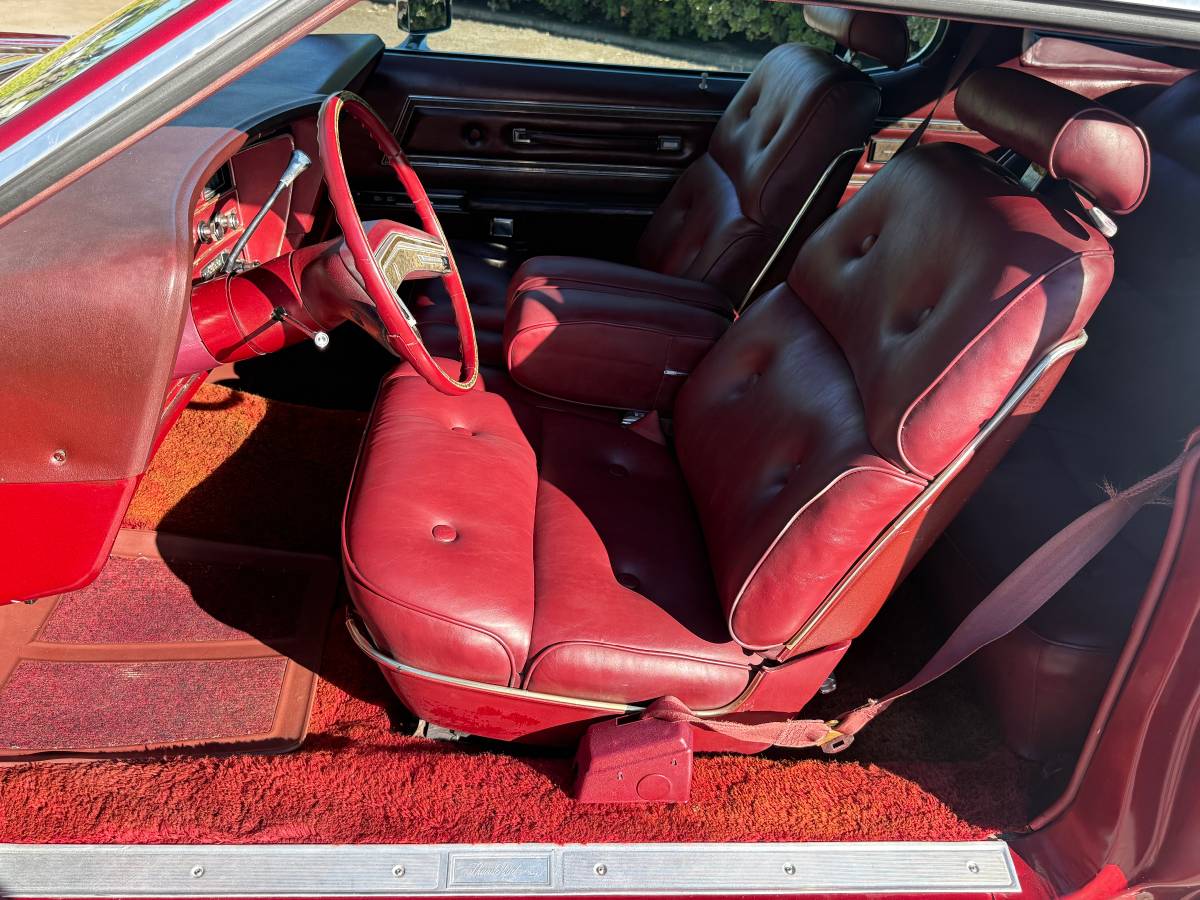 Ford-thunderbird-coupe-1976-red-13