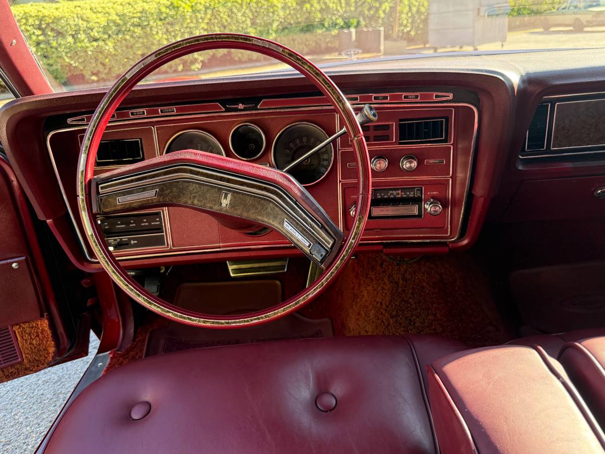 Ford-thunderbird-coupe-1976-red-9