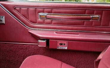 Ford-thunderbird-coupe-1982-1