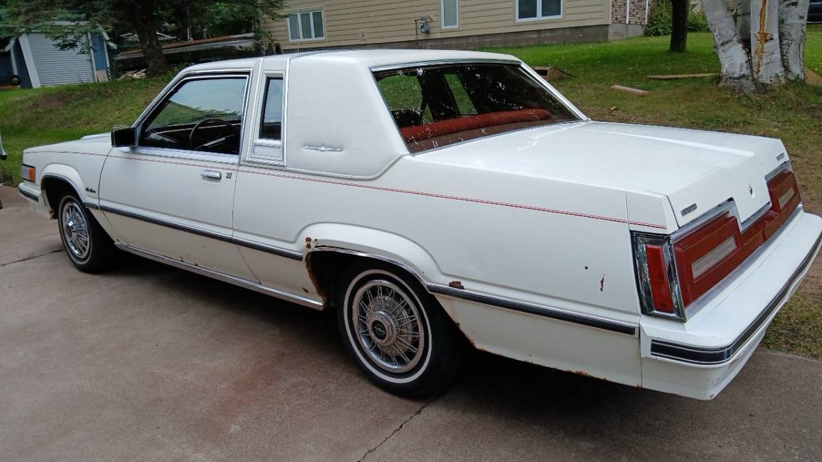 Ford-thunderbird-coupe-1982-2