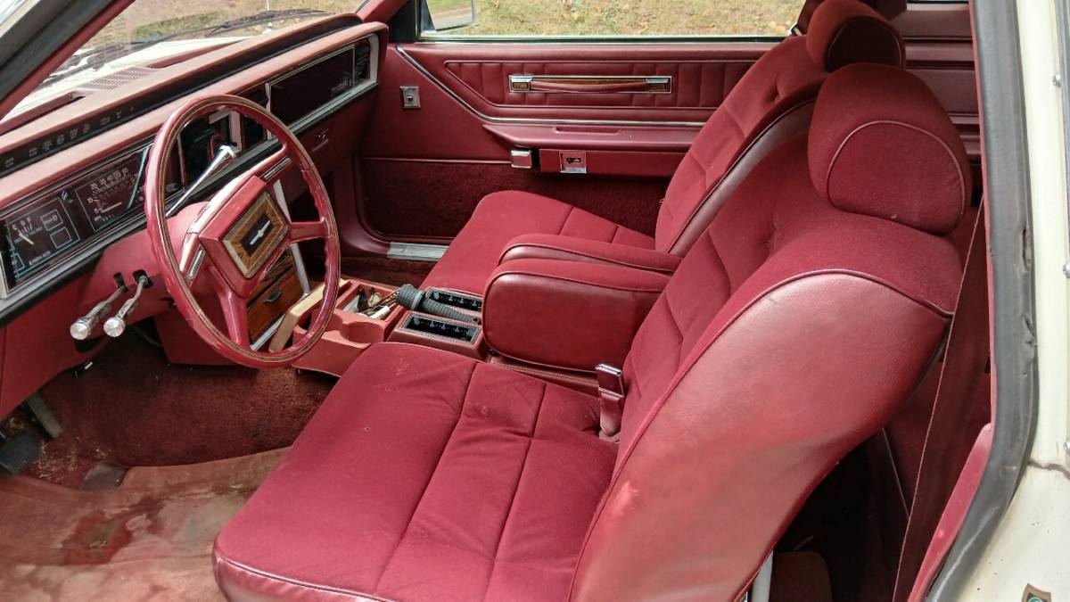 Ford-thunderbird-coupe-1982-3