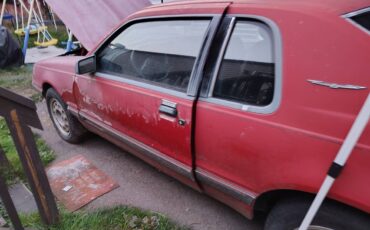 Ford-thunderbird-coupe-1986-red-9