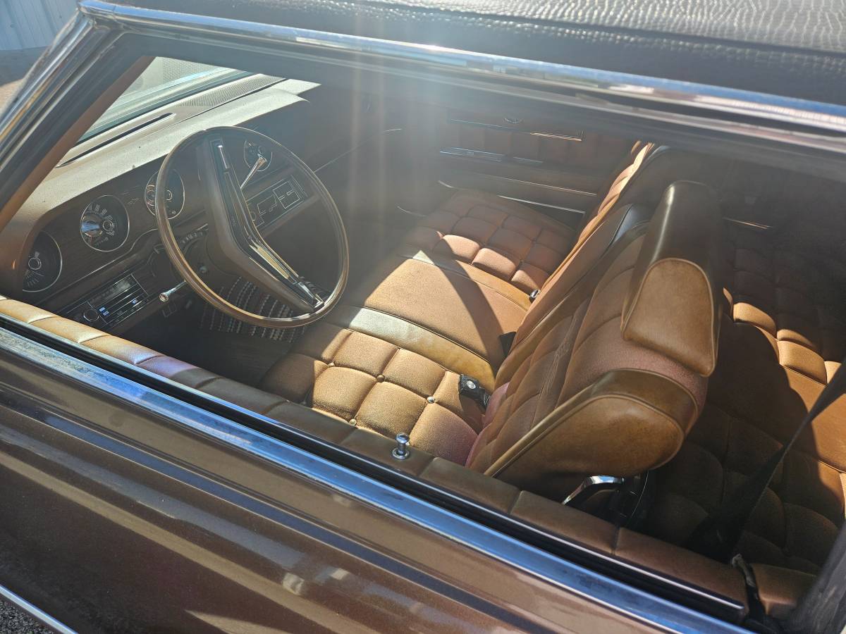 Ford-thundwrbird-1971-brown-1
