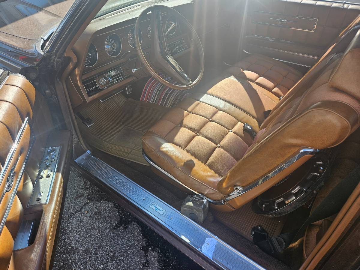 Ford-thundwrbird-1971-brown-2