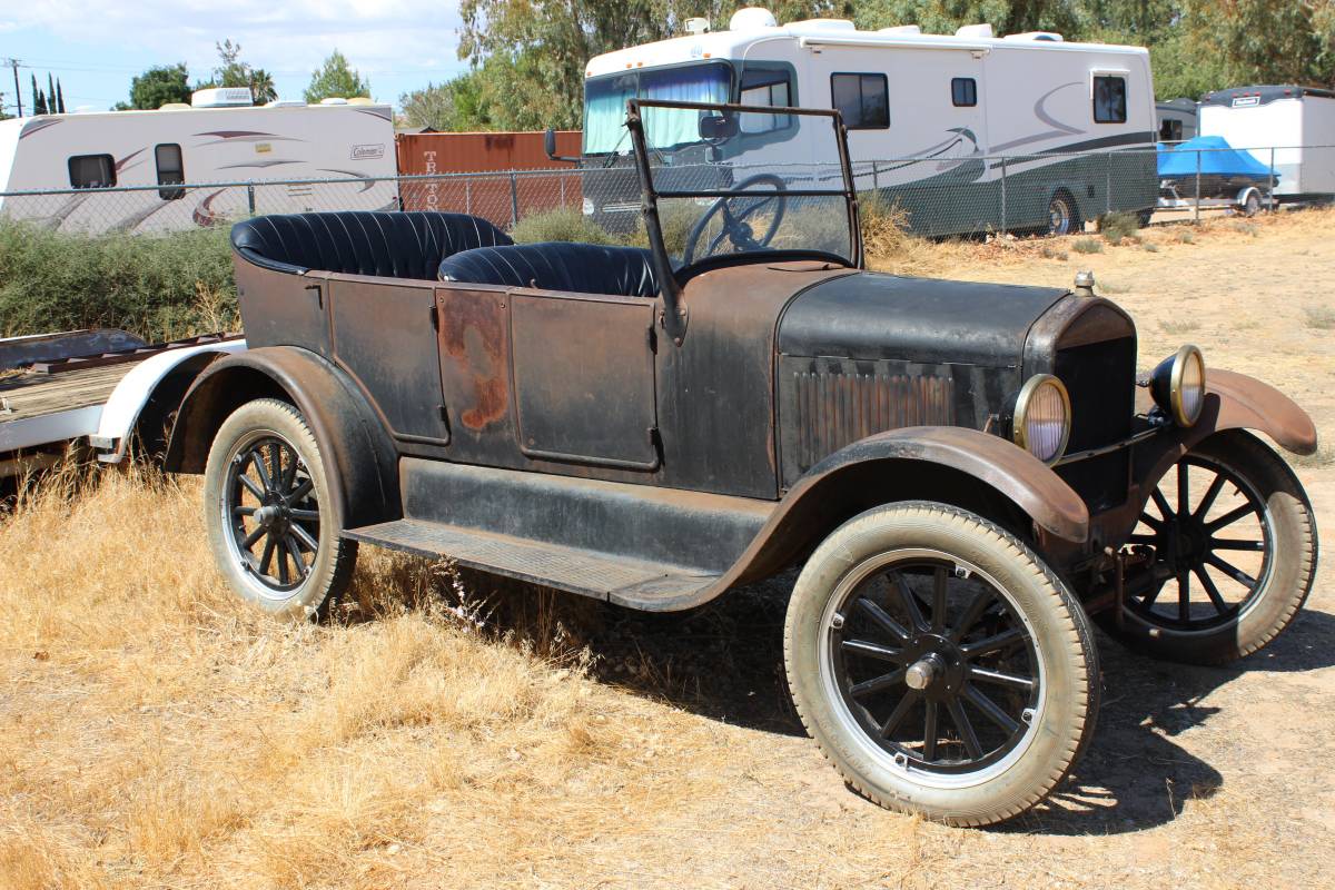 Ford-touring-1926