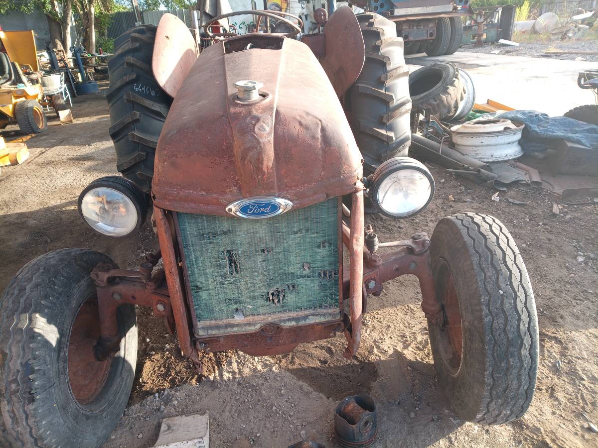 Ford-tractor-trailer-1900-custom-1