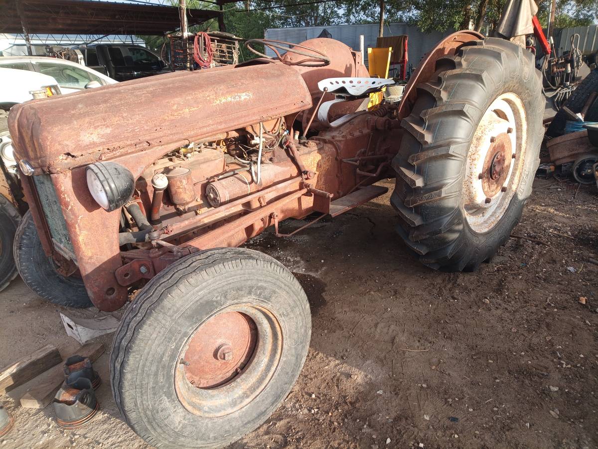 Ford-tractor-trailer-1900-custom-3