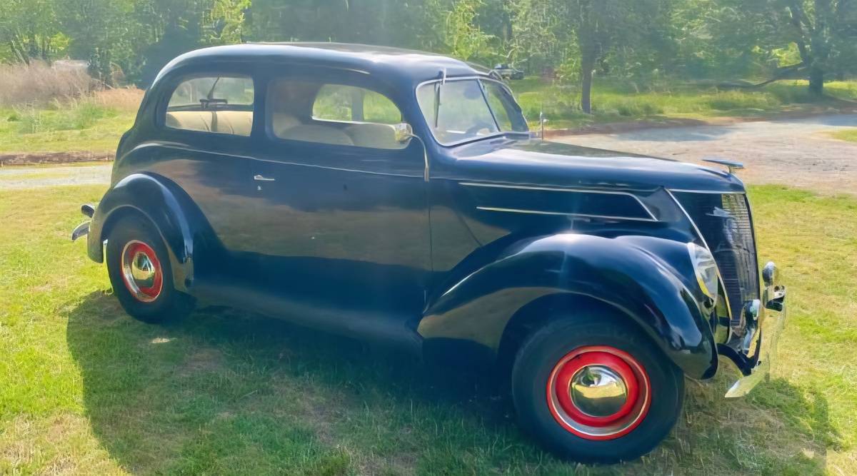 Ford-tudor-1937-black-3